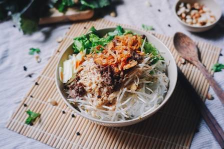 Vietnamese Quick and Lazy Drenched Cold Noodles